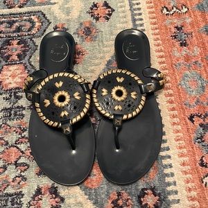 Navy and gold jelly jack Rogers size 6 great condition